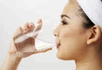 Uống đủ nước mỗi ngày – Một thói quen đơn giản trong chăm sóc sức khỏe